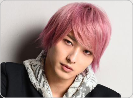 横浜流星、ピンク髪、イケメン、かわいい